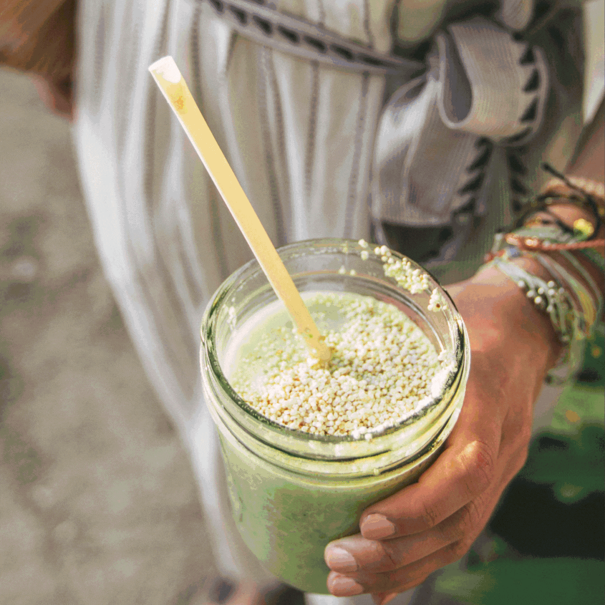 GIF Was man mit Liqvits leckeres zaubern kann - Guacamole Bowls Porridge Smoothie Drinks