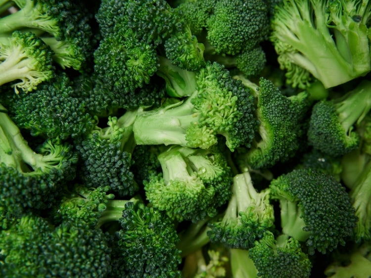 LiqVits Nahrungsergänzungsmittel veganes Vitamin D und Vitamin K Komplex Abbildung natürliche Brokkoli